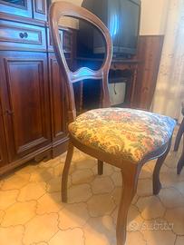 Sedia in legno con copertura a fantasia € 40
