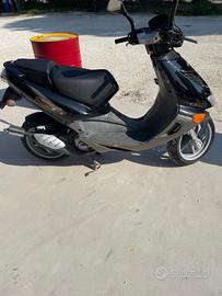 Scooter Aprilia SR50 Stealth nero