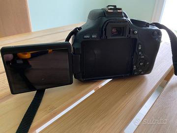 Canon EOS 600D + custodia originale