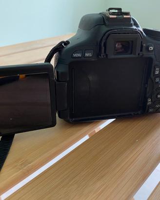 Canon EOS 600D + custodia originale