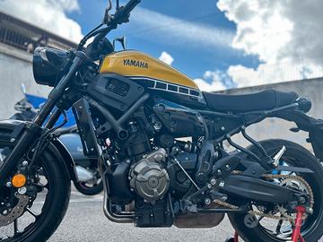 YAMAHA XSR 700 2018 KENNY ROBERTS