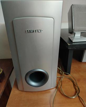 subwoofer più due casse satellite 