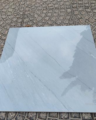 pavimento gres porcellanato 50 mq più battiscopa