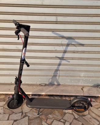 Monopattino Xiaomi Electric Scooter 4 lite 