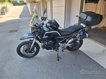 Moto guzzi V85TT GDO 1641 ( Guardia d'onore)