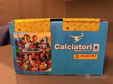 Box 100 bustine calciatori panini 2025 2026 