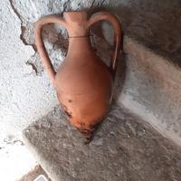 piccola anfora di terracotta