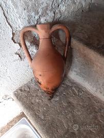 piccola anfora di terracotta