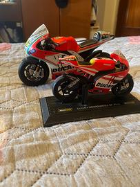 Modellini caschi e moto Valentino rossi