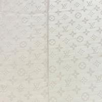 Louis Vuitton sciarpa monogram grigio perla