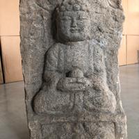 Statua in pietra Buddha