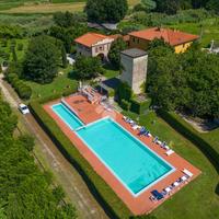 VILLA SINGOLA A PRATO