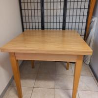 Tavolo in legno allungabile Veneta Cucine