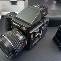 Mamiya 645 Super con valigia e accessori