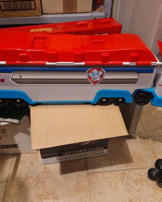 veicoli paw patrol e hot wells