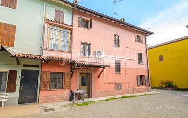 CV 152 Porzione di casa in centro a Casalgrande