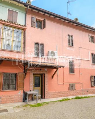 CV267 - Porzione di casa in centro a Casalgrande