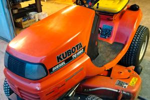 trattorino tagliaerba Kubota 