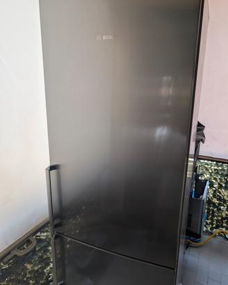 Frigorifero Bosch Inox XL 70cm - 412 Litri