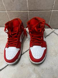 Jordan 1 Mid Barcelona Sweater pelle lucida rossa