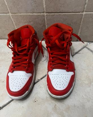 Jordan 1 Mid Barcelona Sweater pelle lucida rossa