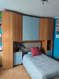 ARMADIO A PONTE BICOLORE A 6 ANTE CON CASSETTI