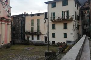 Appartamento in stabile da ristrutturare