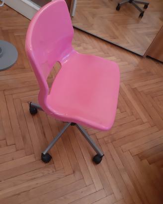 sedia ufficio con rotelle colore fucsia