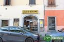 locale-commerciale-con-attivita-di-edicola