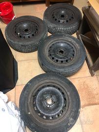 4 cerchi Fiat Grande Punto più gomme neve