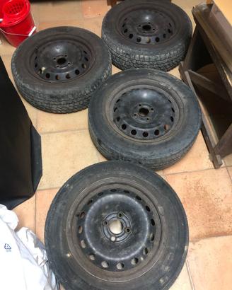 4 cerchi Fiat Grande Punto più gomme neve