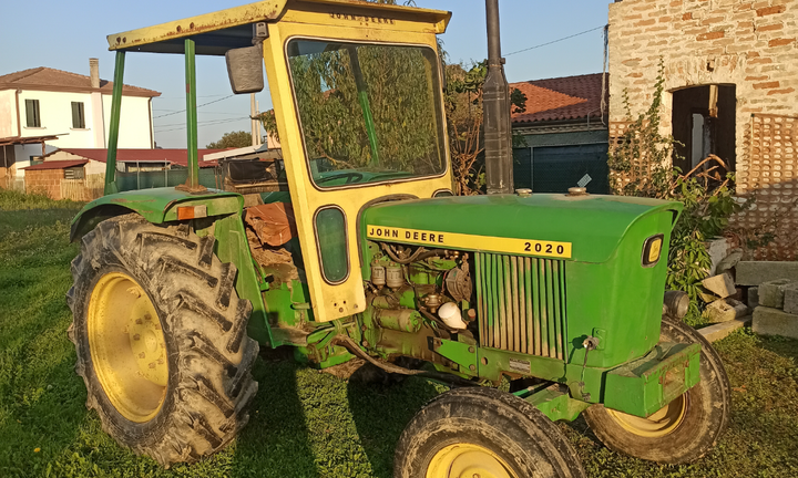 Trattore agricolo john deer 2020