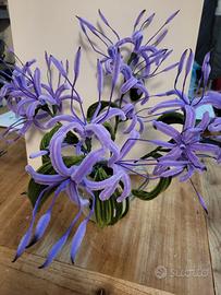 composizione di fiori fatti a mano