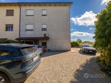 Appartamento di 132 m² con 4 locali e box auto a S