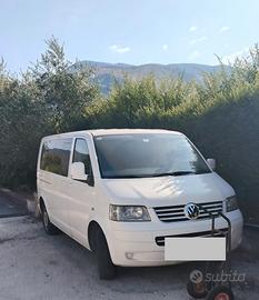 Volkswagen Caravelle / Transporter