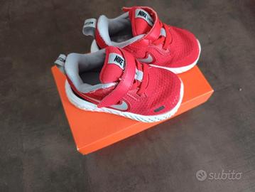 Nike Revolution  21