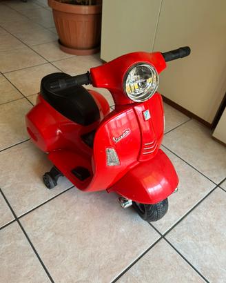 Vespa elettrica ricaricabile  per bambini
