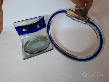 Set bagno vintage fatto di vetro 