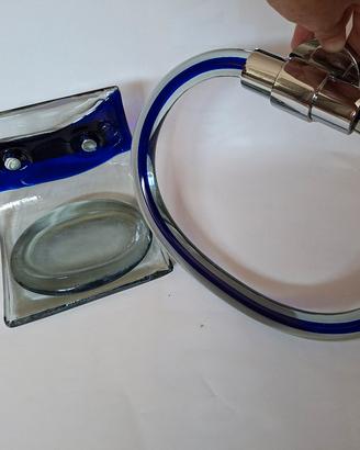 Set bagno vintage fatto di vetro 