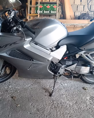 HONDA VFR 800 VTEC