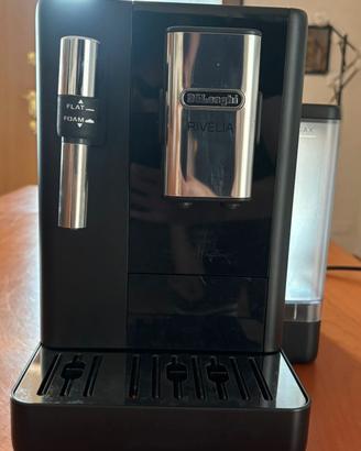 Macchina del caffè automatica Rivelia De Longhi 