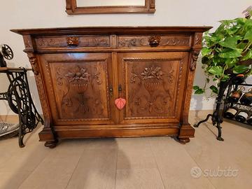 Mobile da salone con specchio