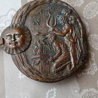 medaglia epica con Apollo e Marsilia