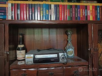 130 Film VHS, completo di lettore
