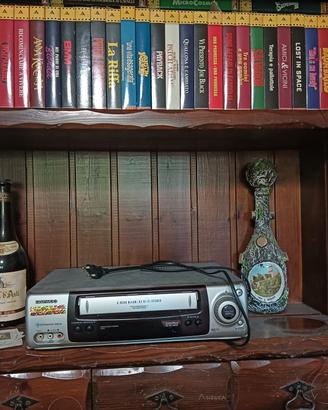 130 Film VHS, completo di lettore