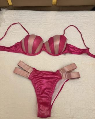 Costume