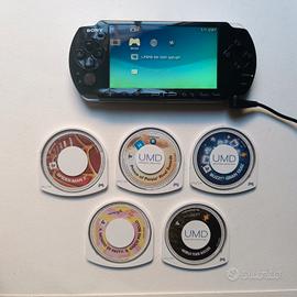 Sony PSP‑3004 + 5 Giochi UMD + Memory Stick 2GB 