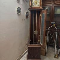 Antico orologio a pendolo