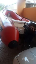 Gommone colore rosso