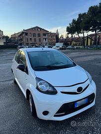 Toyota Aygo connect  1.0 5P